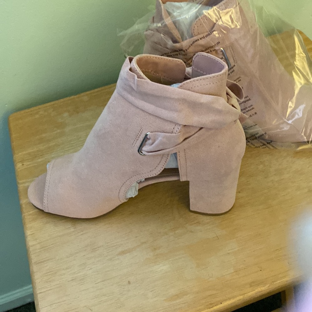 Ladies booties - Picture 3 of 5